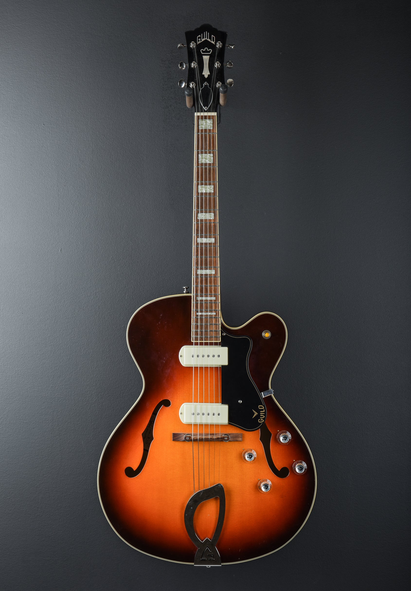 Newark St X-175 Manhattan '17 – Dave's Guitar Shop