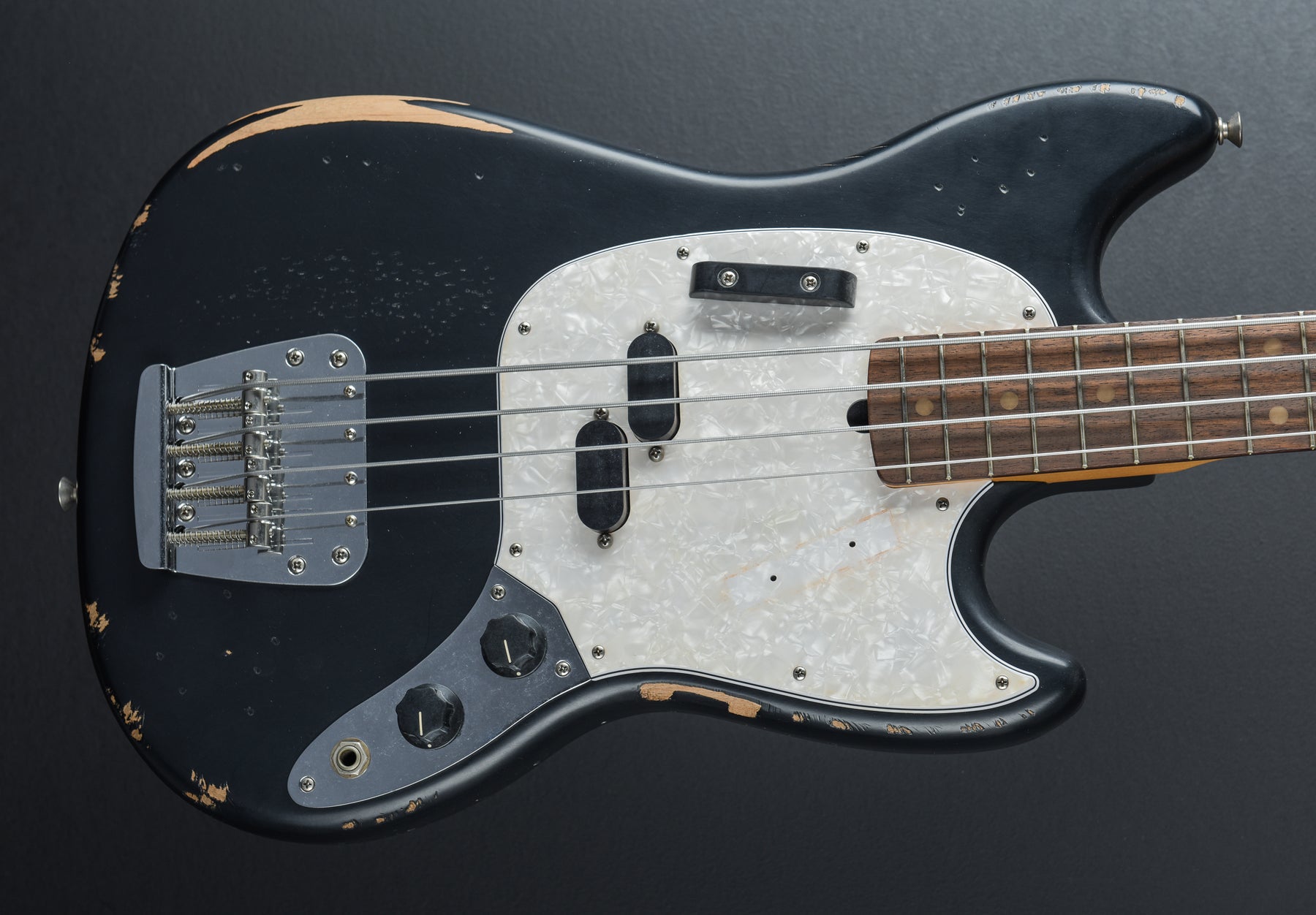 JMJ Road Worn Mustang Bass - Black – Dave's Guitar Shop