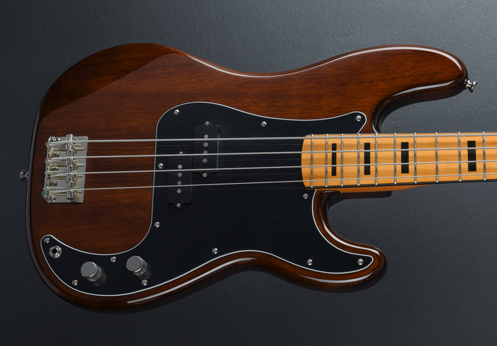 USED Classic Vibe 70&