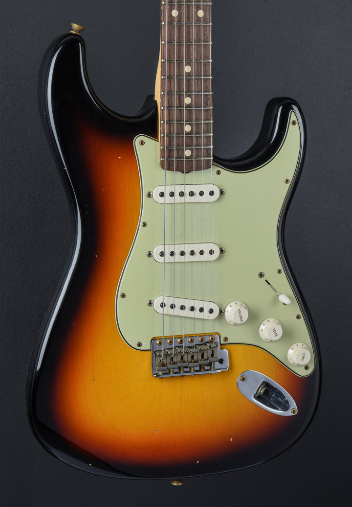 1960 Journeyman Relic Stratocaster - 3 Color Sunburst