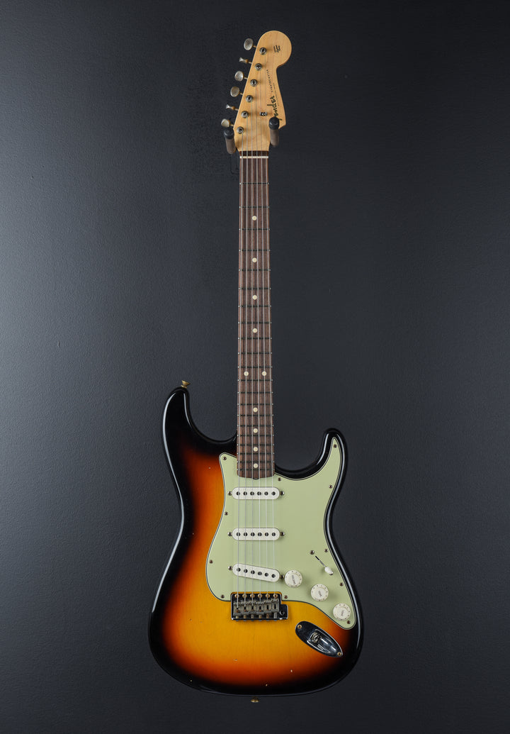 1960 Journeyman Relic Stratocaster - 3 Color Sunburst