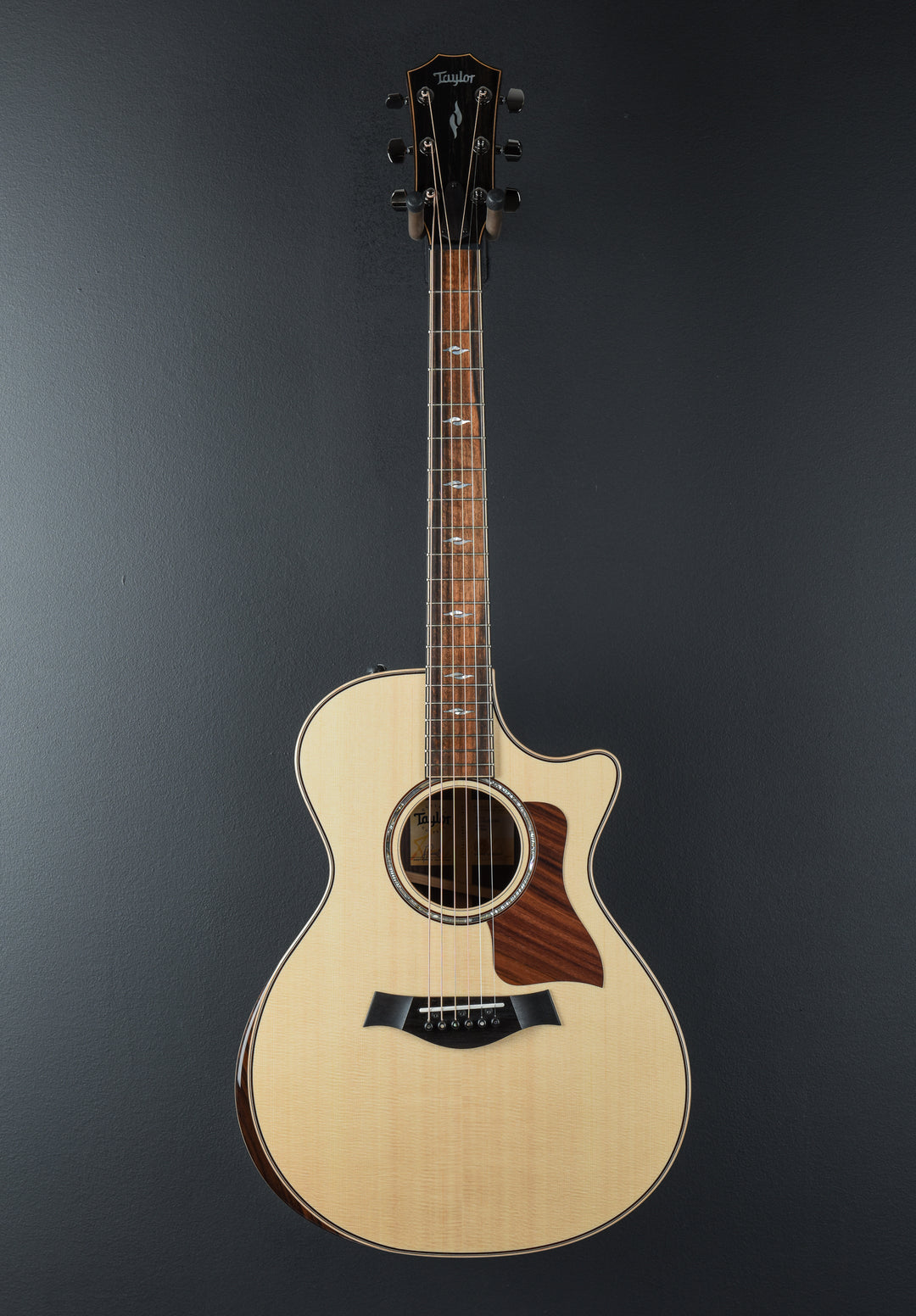 USED 812CE &