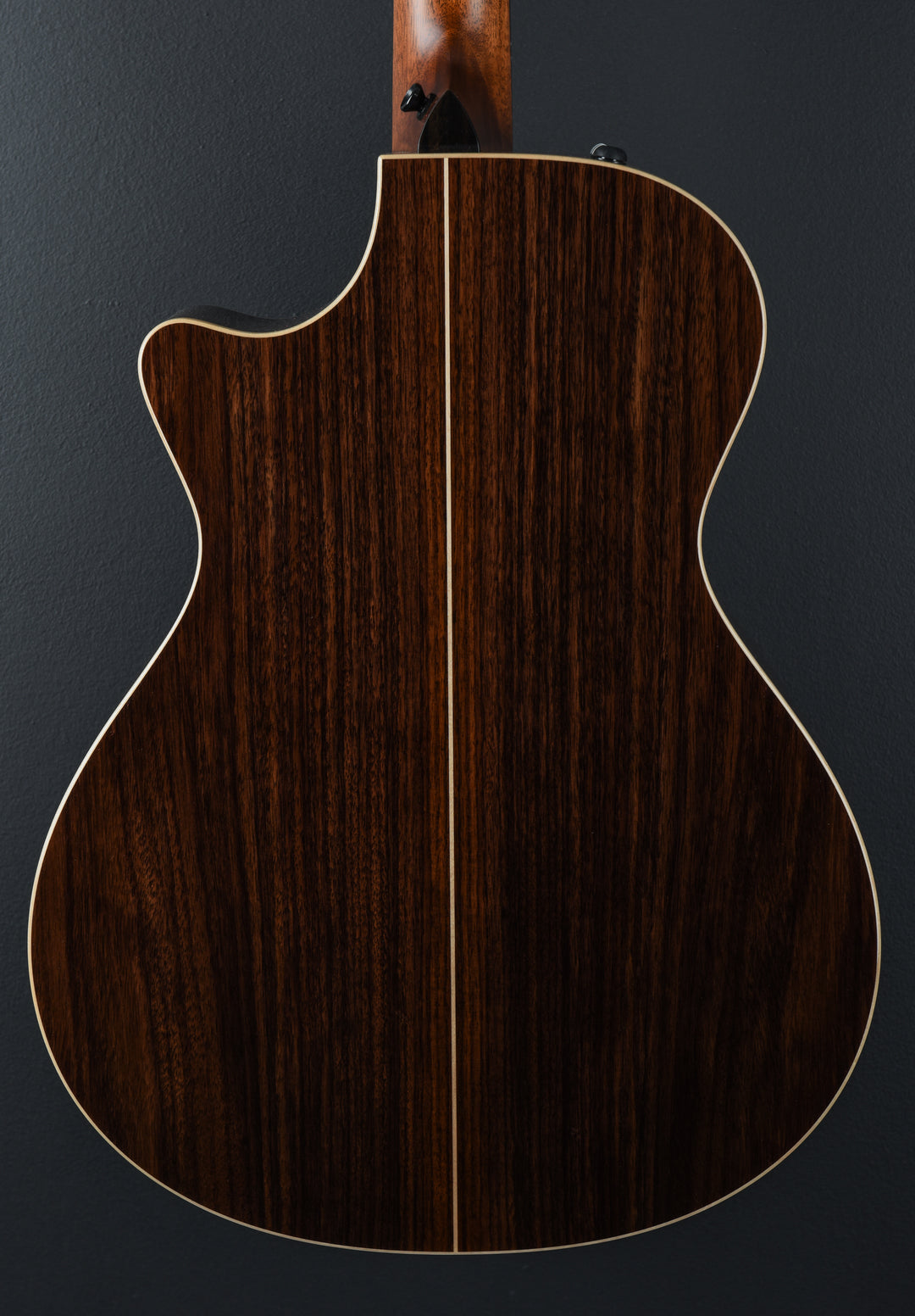 USED 812CE &