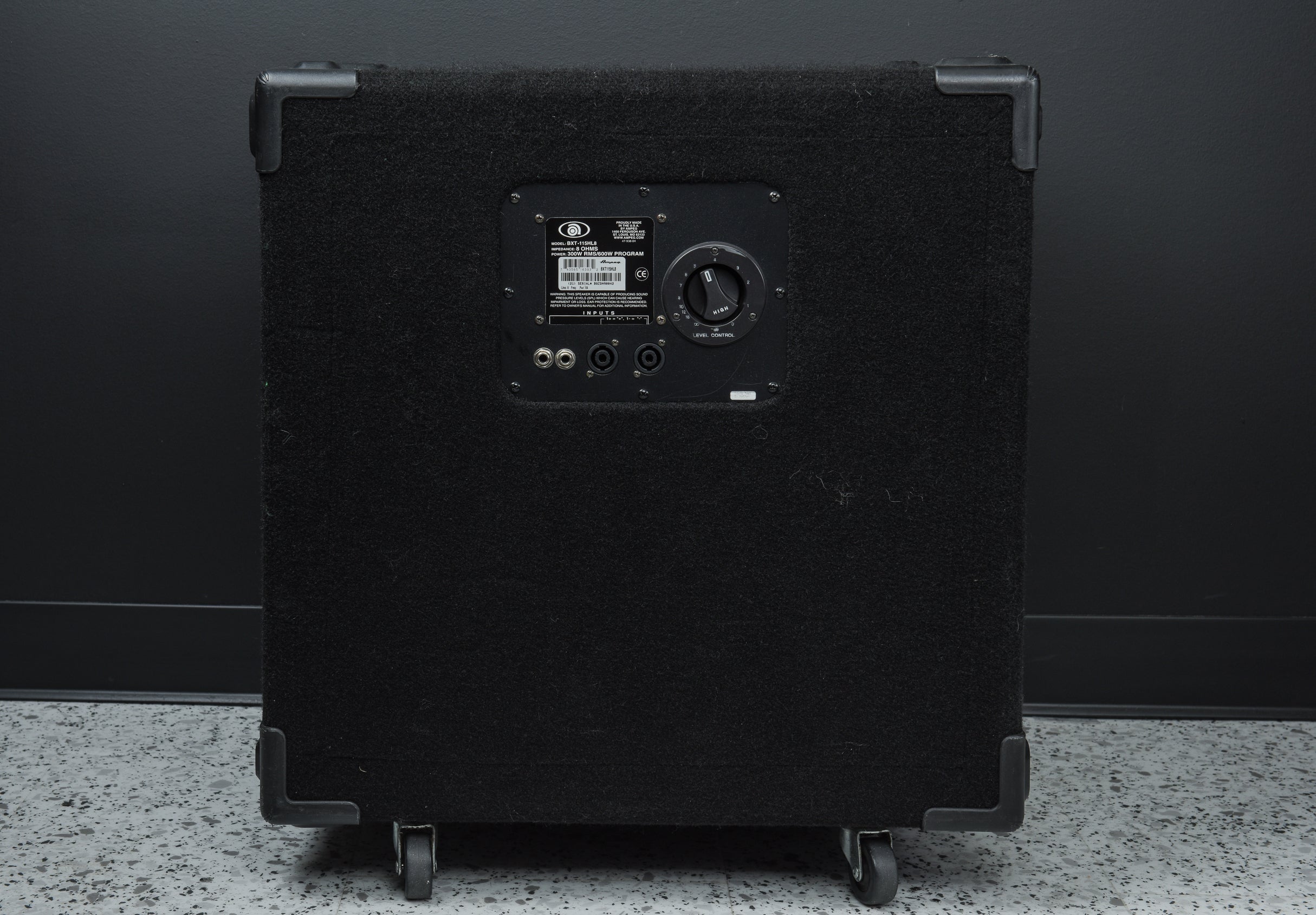 BXT-115HL8 1x15 Bass Cabinet, Recent – Dave's Guitar Shop
