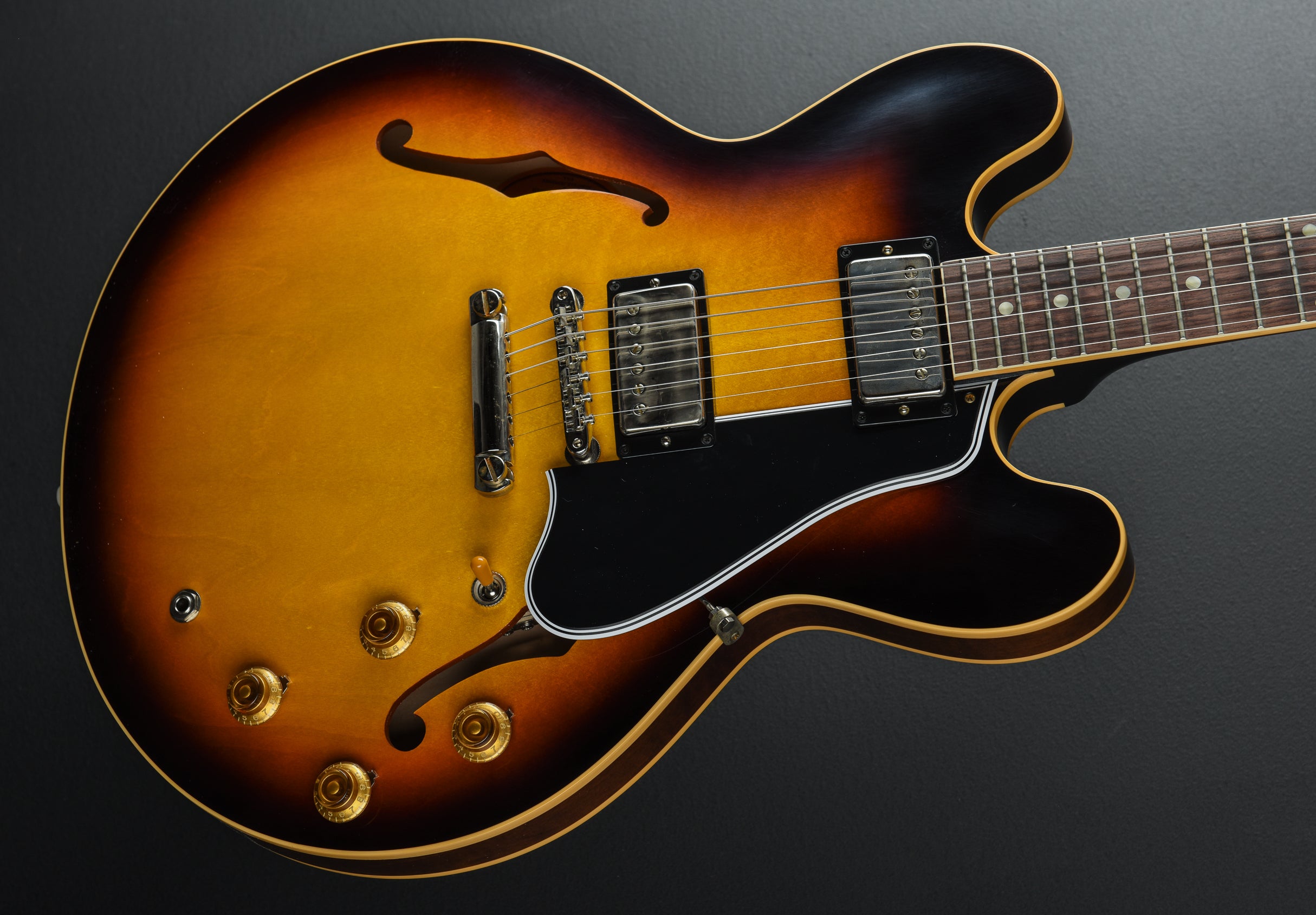 ギター Gibson 1959 ES-335 Reissue Vintage Burst 1959 ES-335 Reissue - Vintage Burst – Dave's Guitar Shop