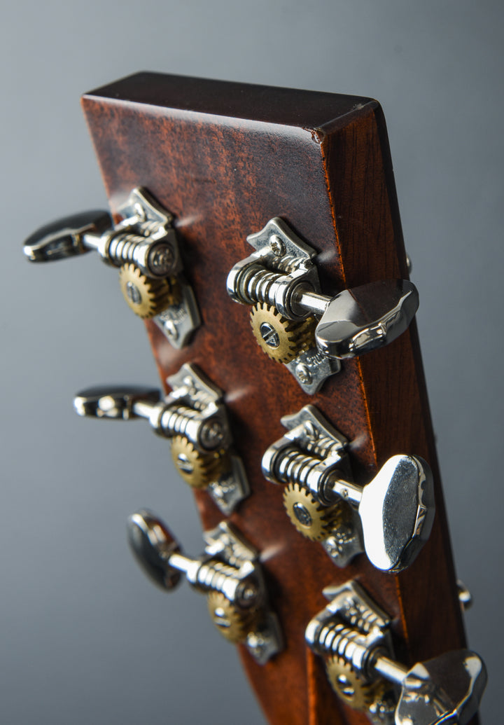 D/PW M (Pre-War Mahogany) &
