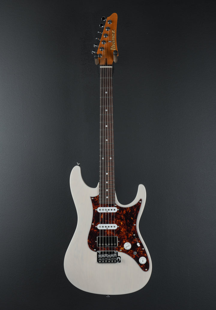 Prestige AZ2204N - Antique White Blonde