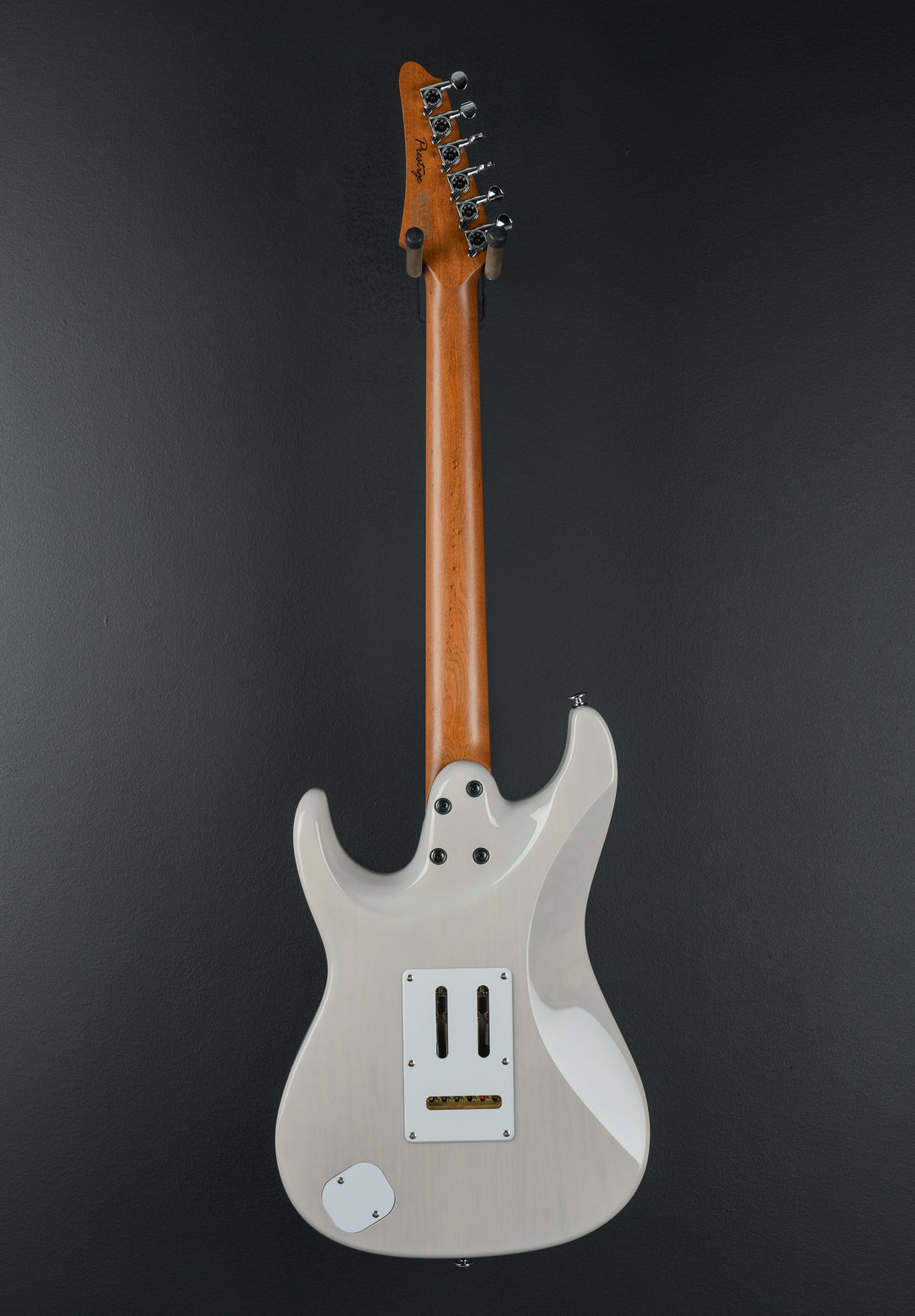 Prestige AZ2204N - Antique White Blonde