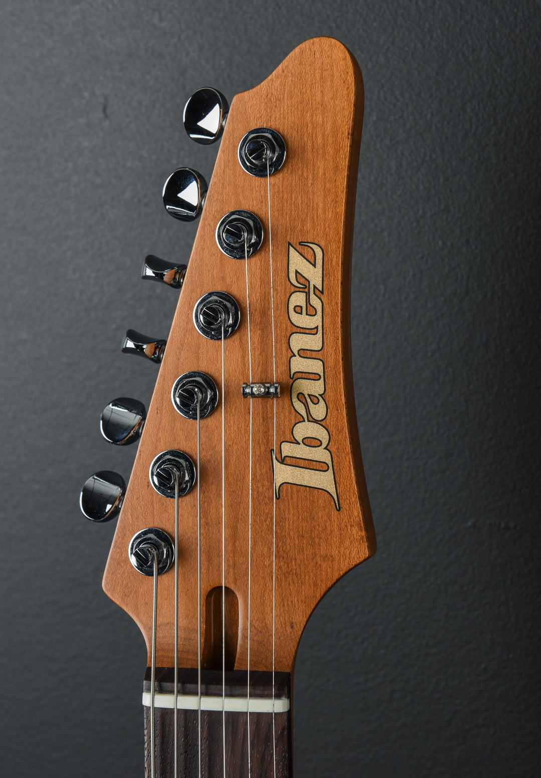 Prestige AZ2204N - Antique White Blonde