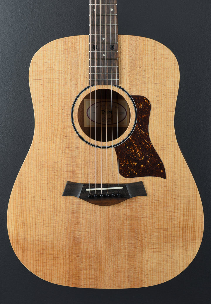 USED Big Baby Taylor (BBT) &