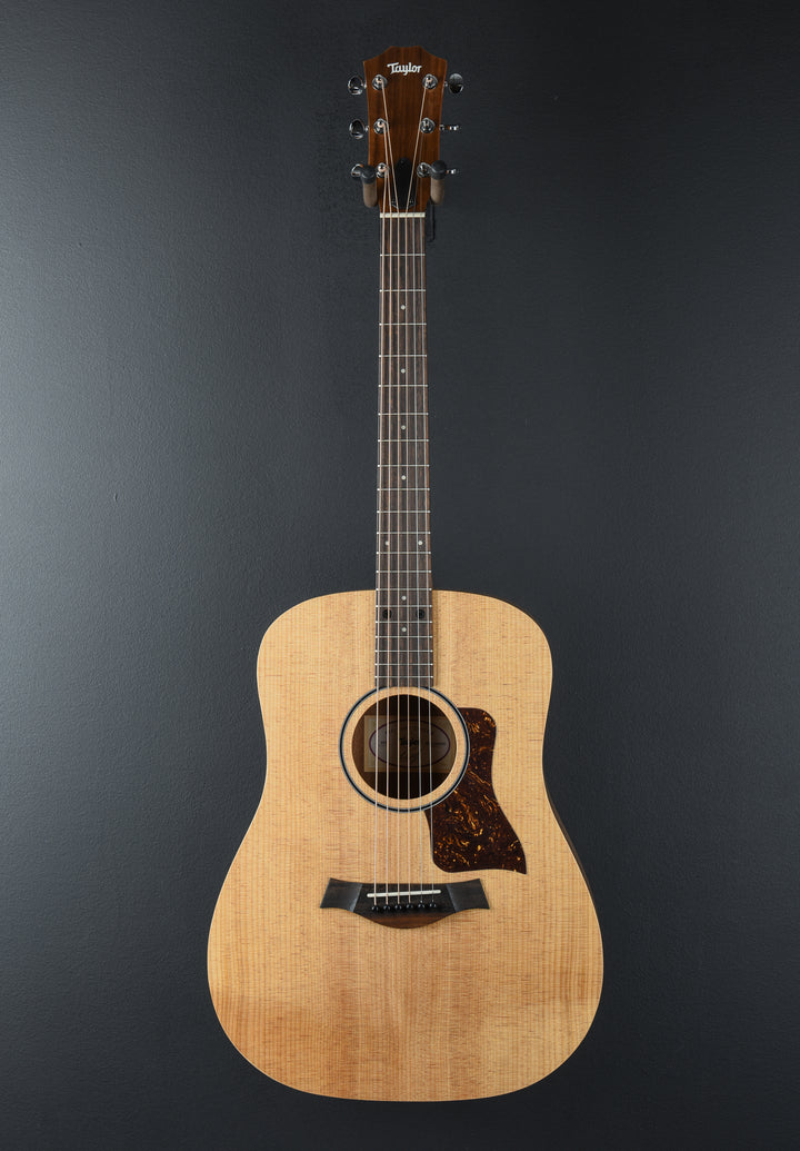 USED Big Baby Taylor (BBT) &