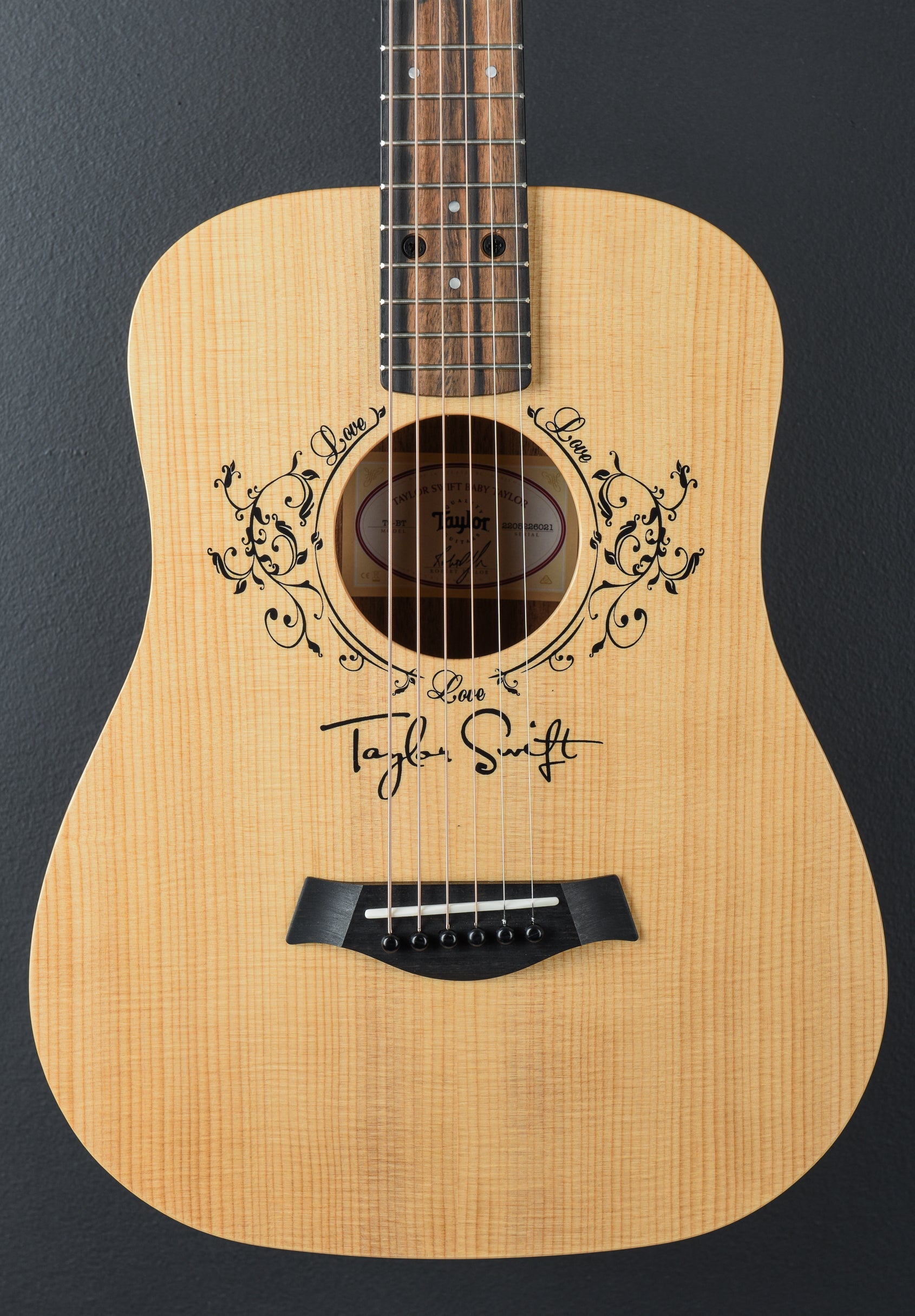 USED Taylor Swift Baby Taylor (TS-BT) '26 – Dave's Guitar Shop