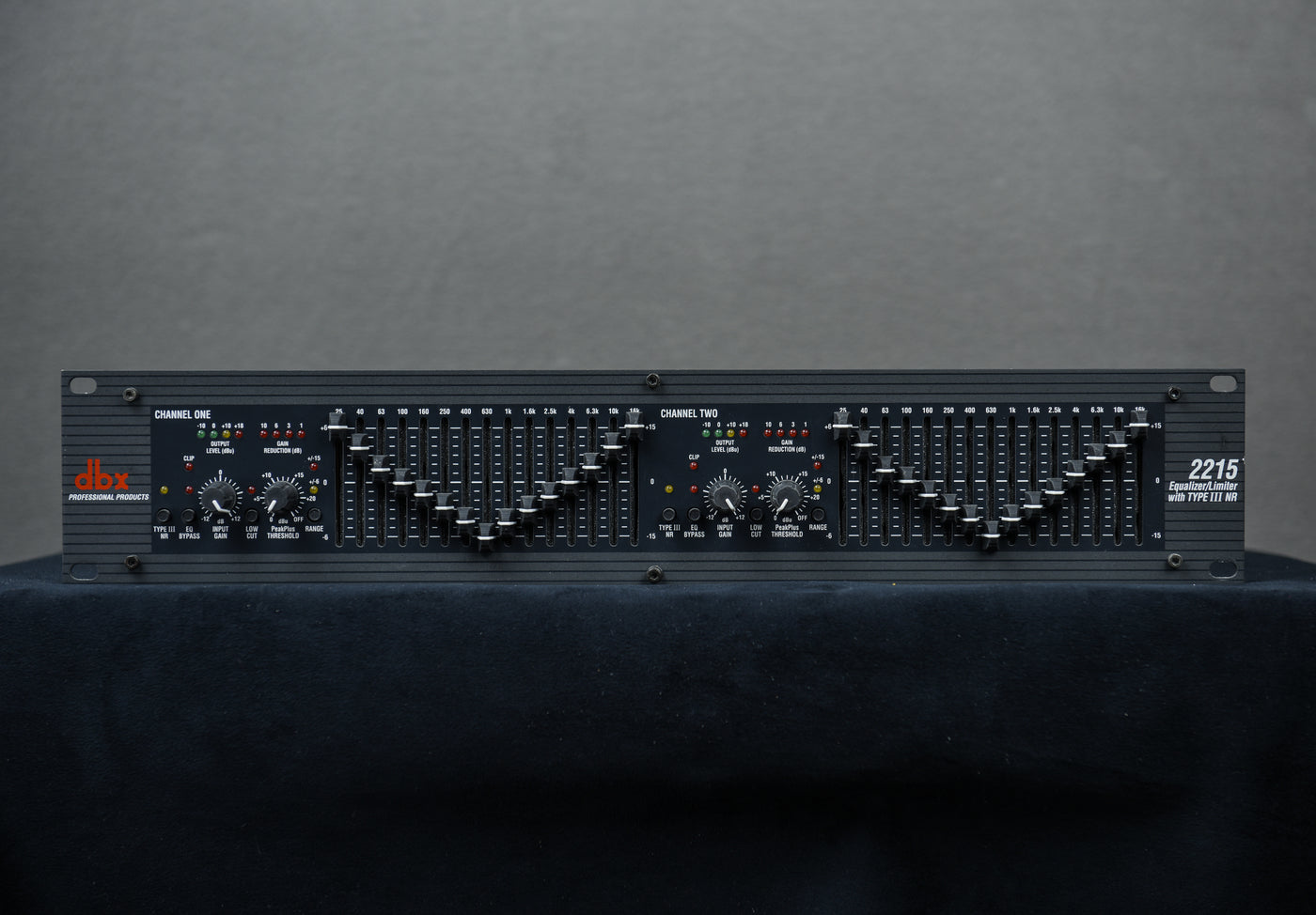 2215 Graphic EQ