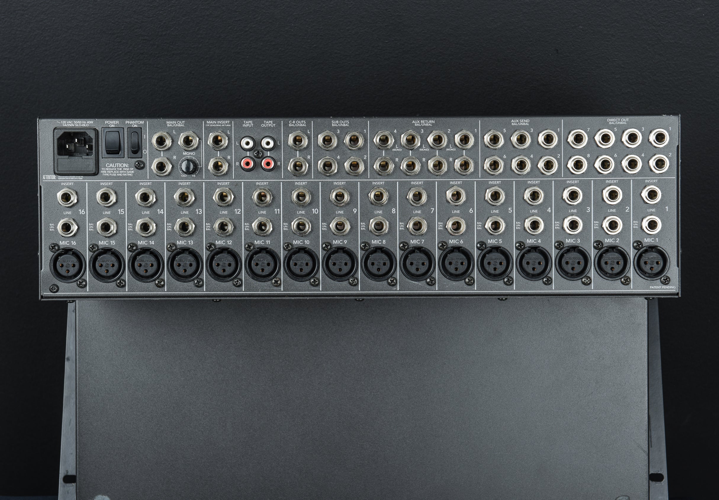 メイページ 1604 VLZ Pro - 16 Channel Mic/Line Mixer '90s – Dave's Guitar Shop