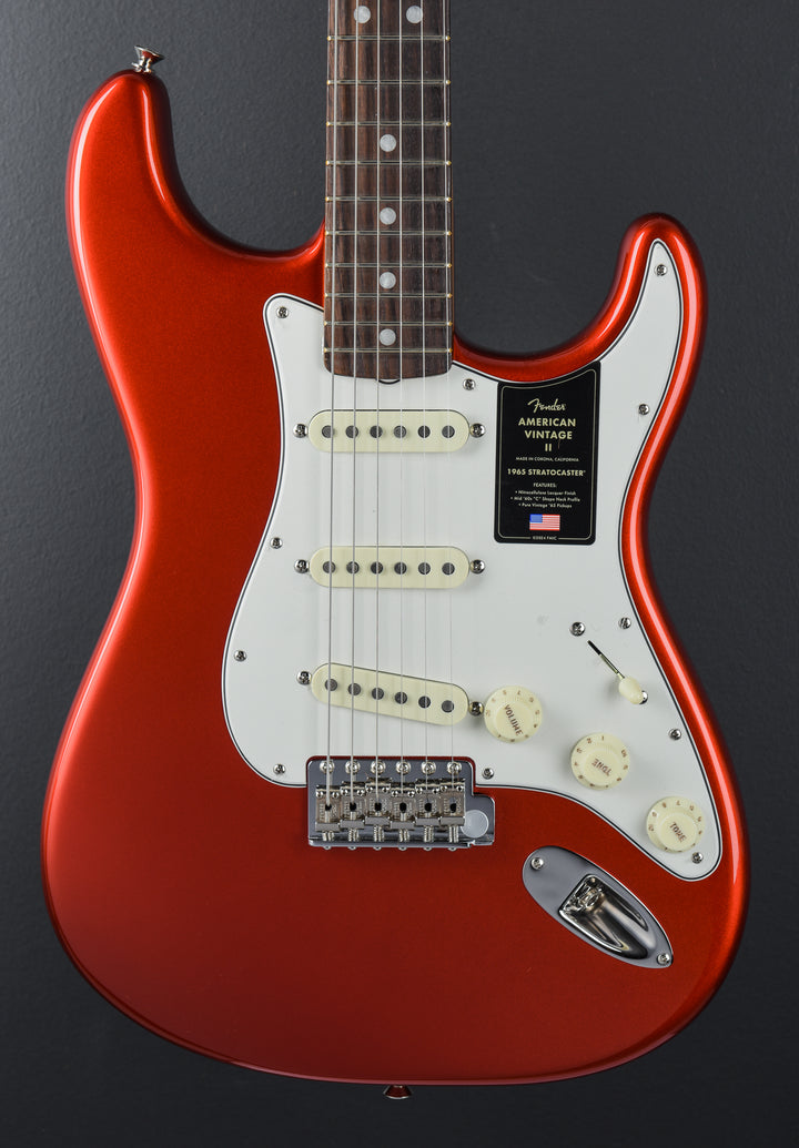 American Vintage II 1965 Stratocaster - Candy Apple Red