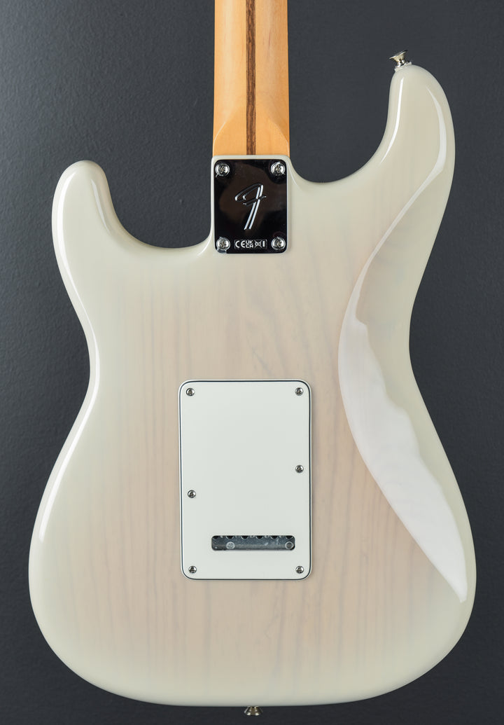 Player II Stratocaster - White Blonde
