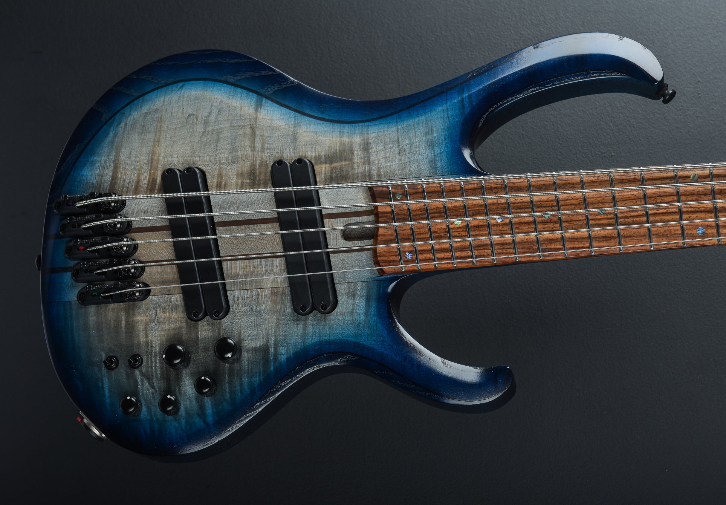 BTB705LM - Cosmic Blue Starburst Low Gloss – Dave's Guitar Shop