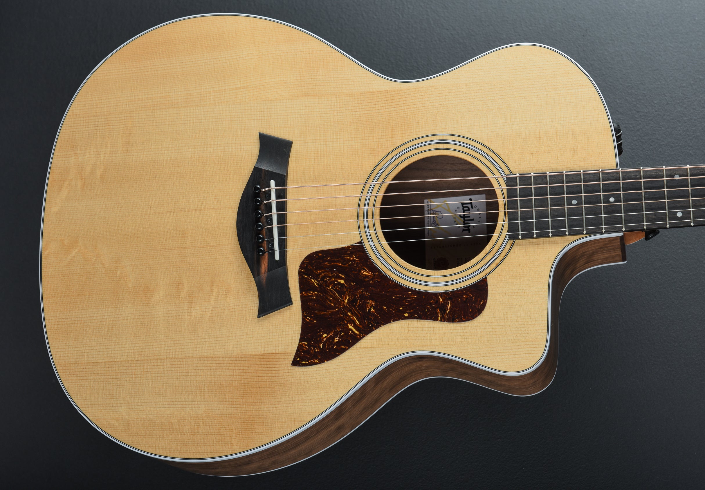 Taylor Guitars – Dave's Guitar Shop