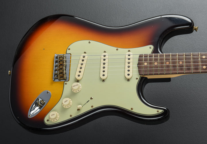 1960 Journeyman Relic Hardtail Stratocaster - 3 Color Sunburst