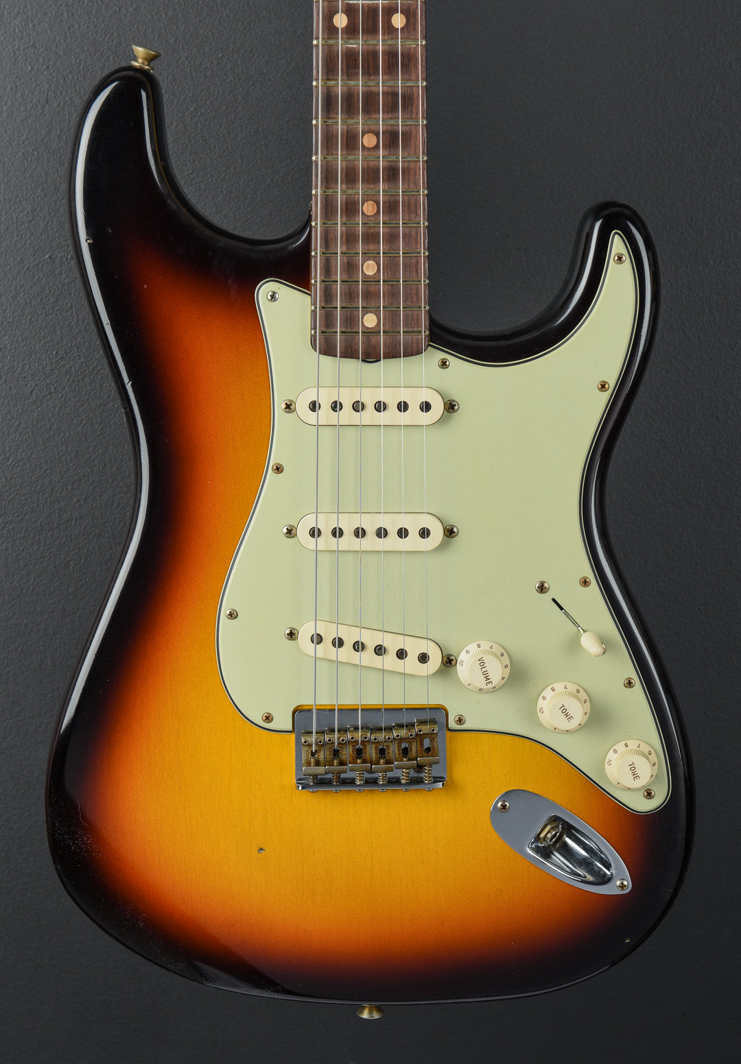 1960 Journeyman Relic Hardtail Stratocaster - 3 Color Sunburst