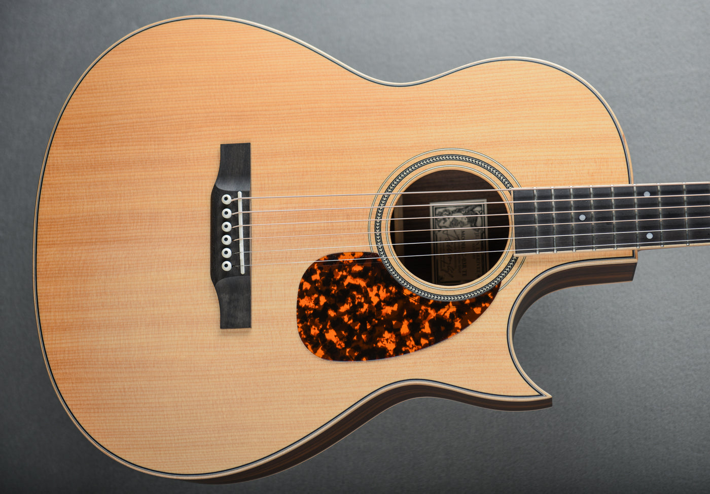 C-03 Rosewood Tommy Emmanuel, '20