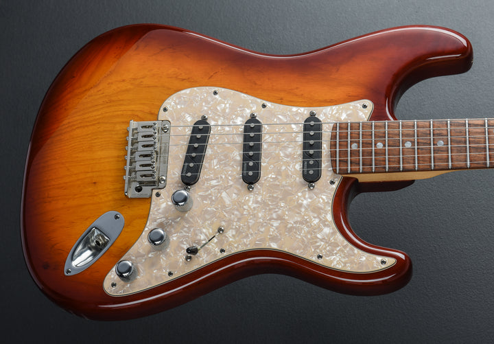 USED American Deluxe Ash Stratocaster '11