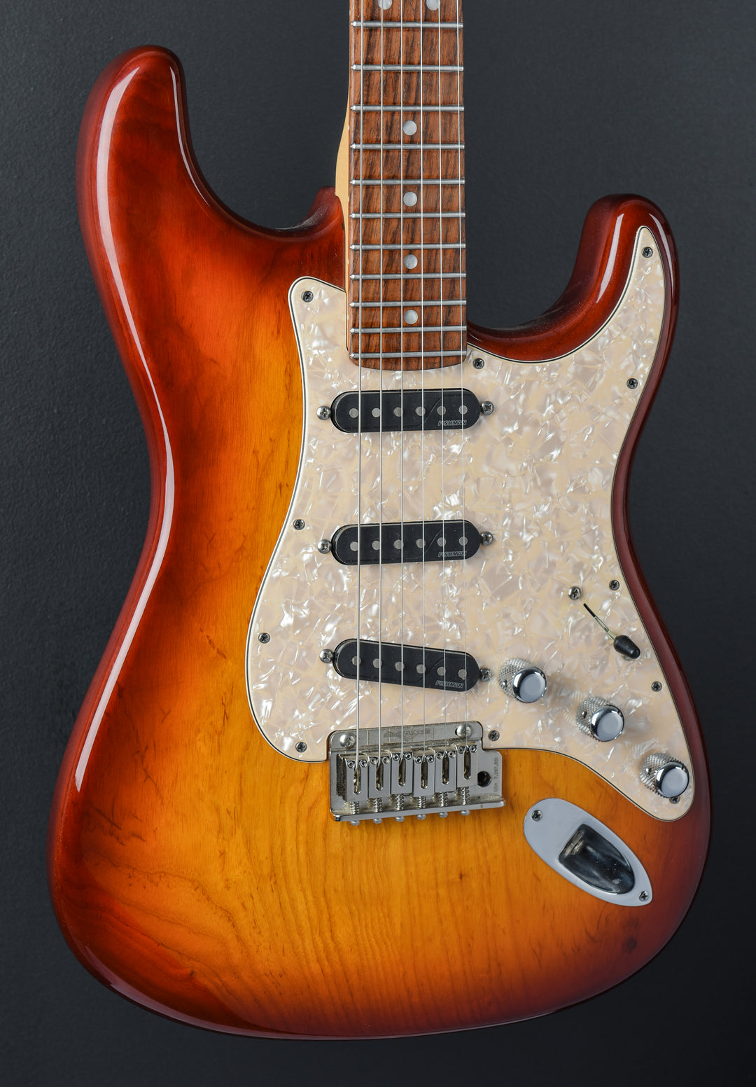 USED American Deluxe Ash Stratocaster '11