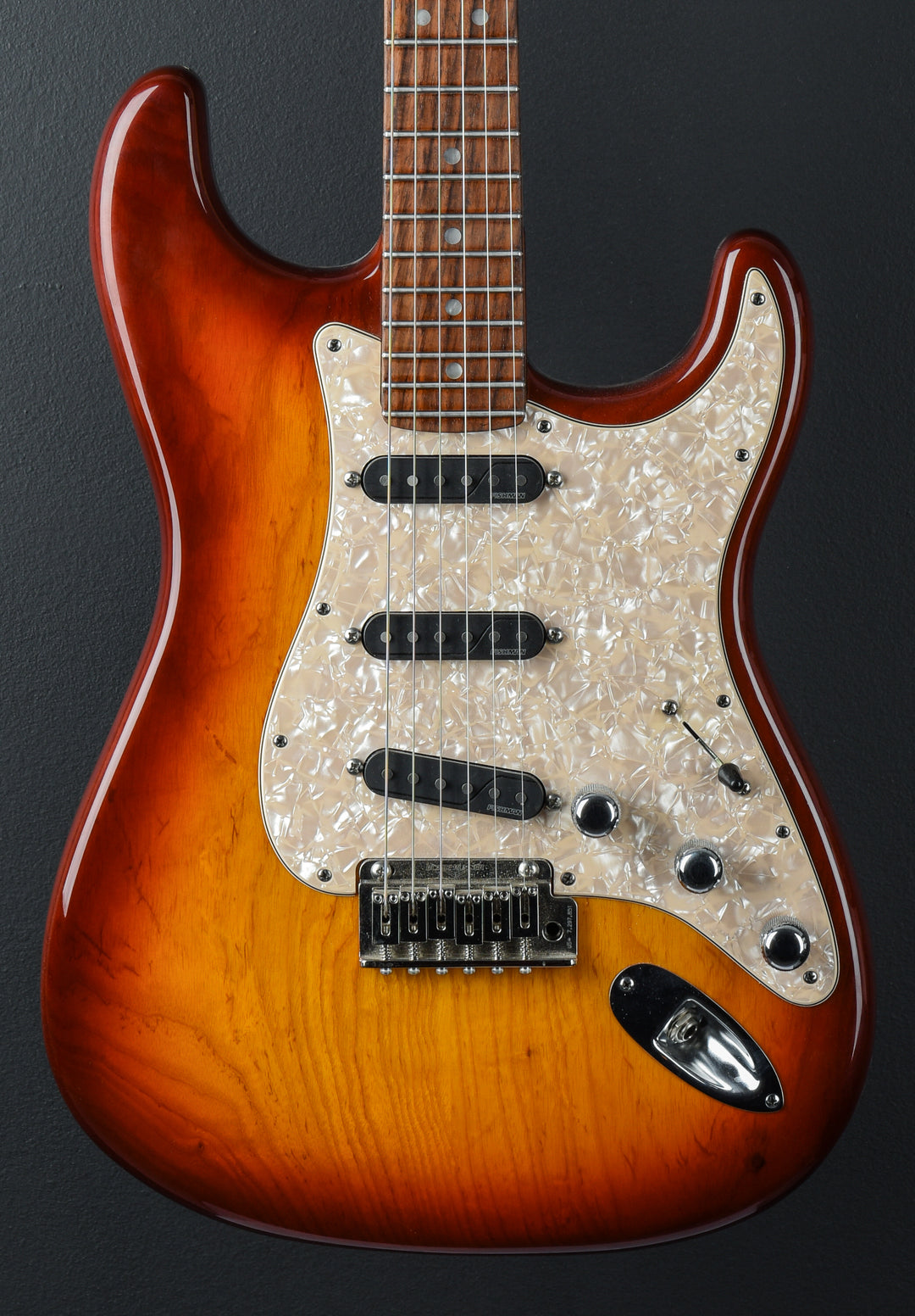 USED American Deluxe Ash Stratocaster '11