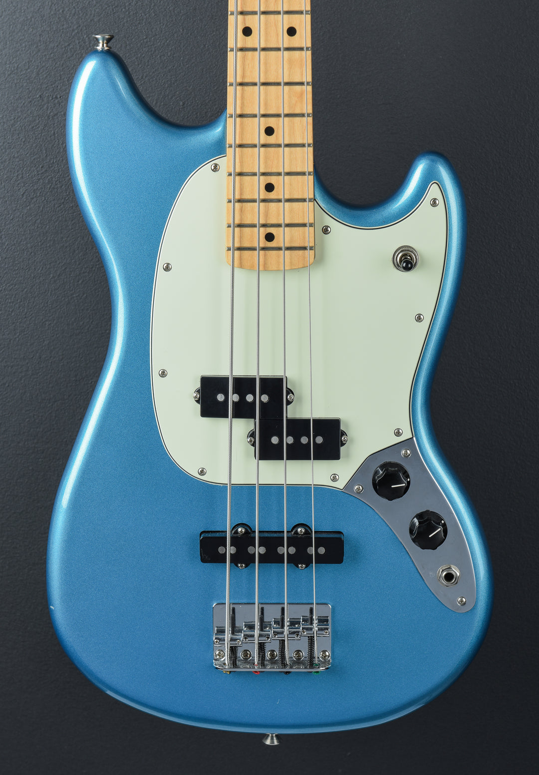 USED Player Mustang Bass &