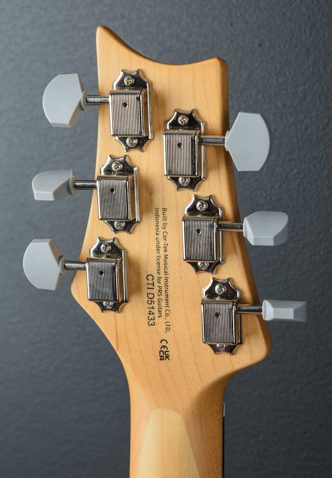 SE Silver Sky Rosewood &