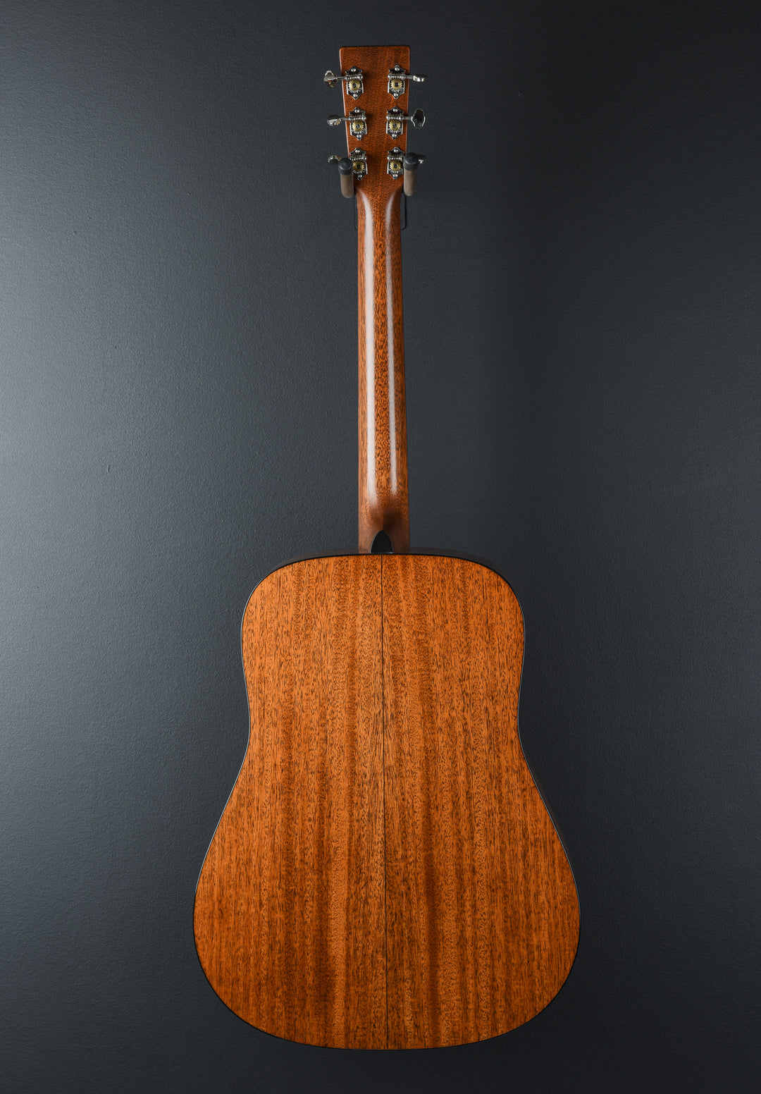 D-18 &