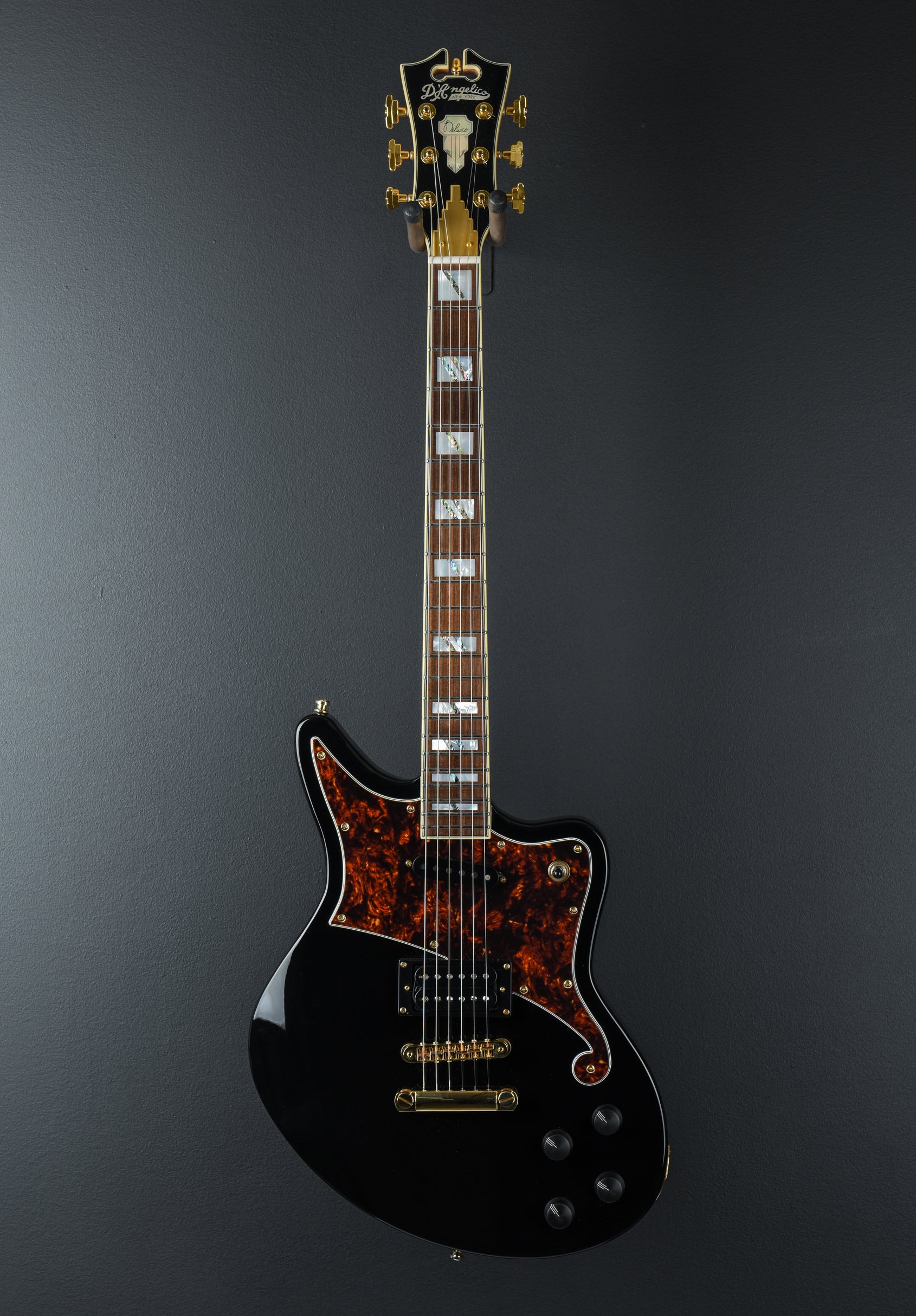 Deluxe Bedford, Recent – Dave's Guitar Shop