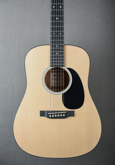 DJr-10E – Sitka Spruce