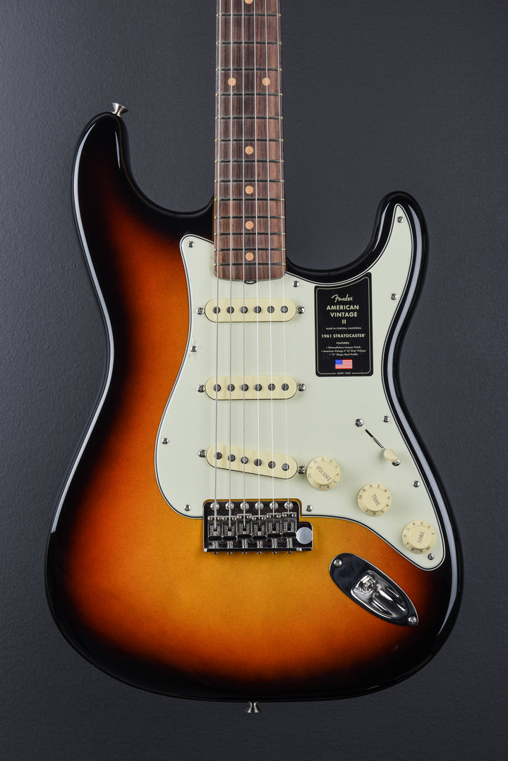 American Vintage II 1961 Stratocaster - 3 Color Sunburst