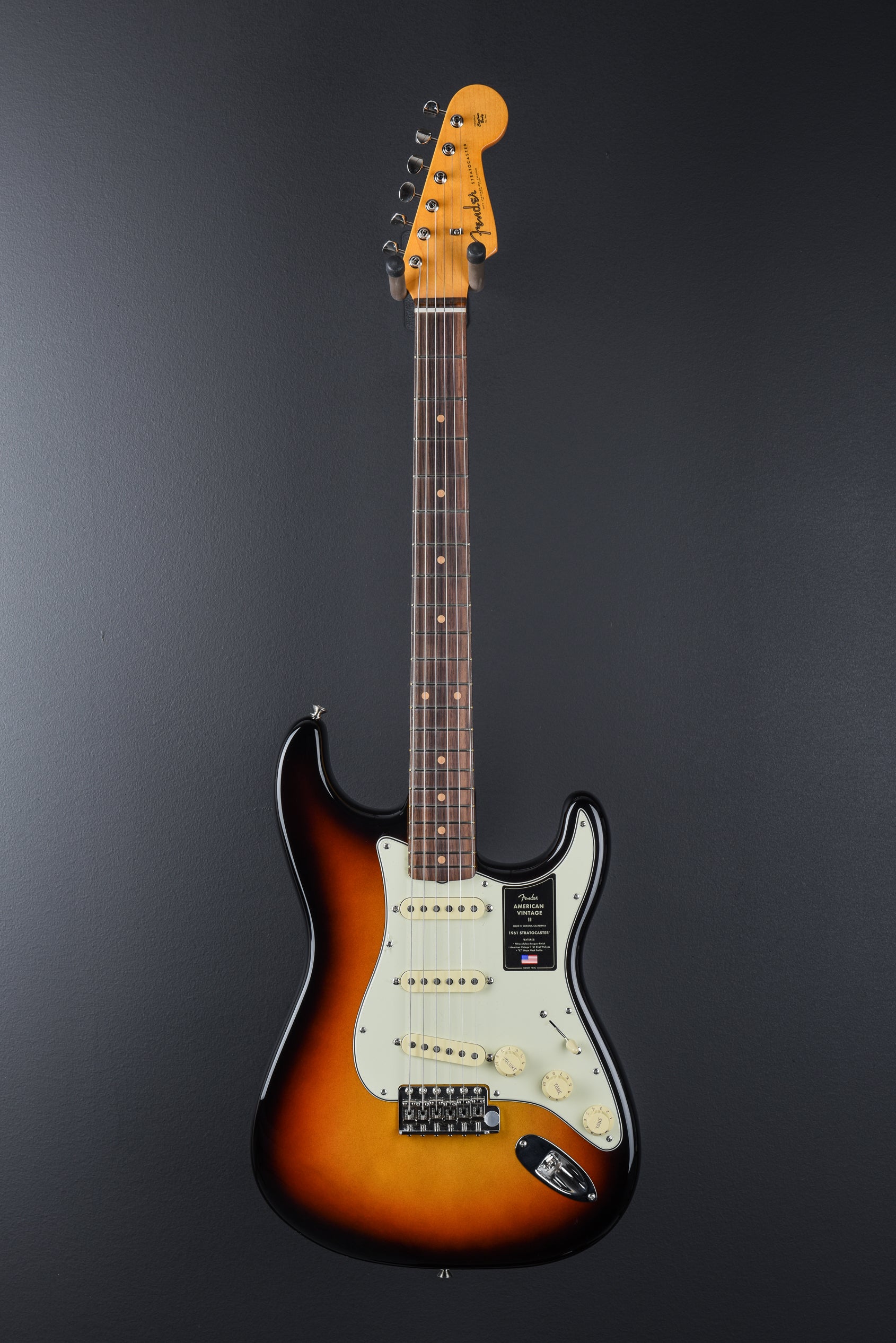 American Vintage II 1961 Stratocaster - 3 Color Sunburst – Dave's