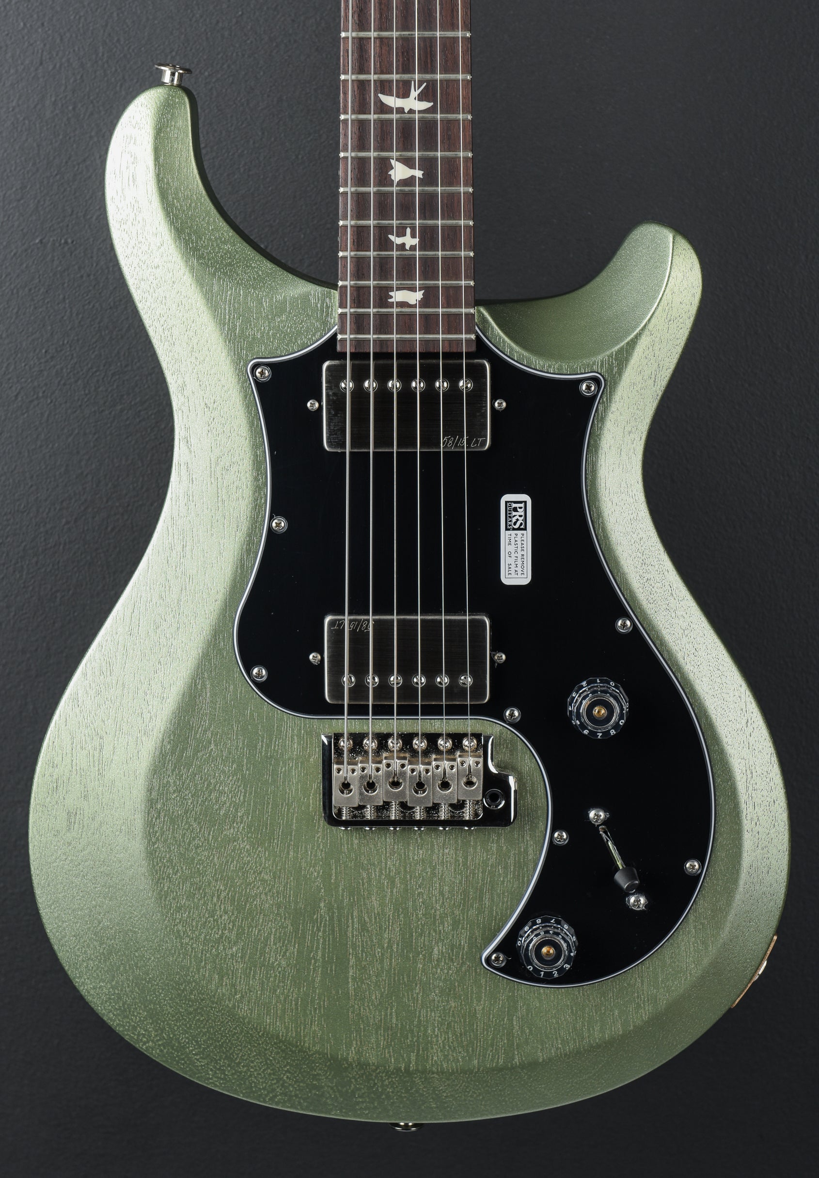 S2 Standard 22 Satin - Mavis Mint Metallic – Dave's Guitar Shop