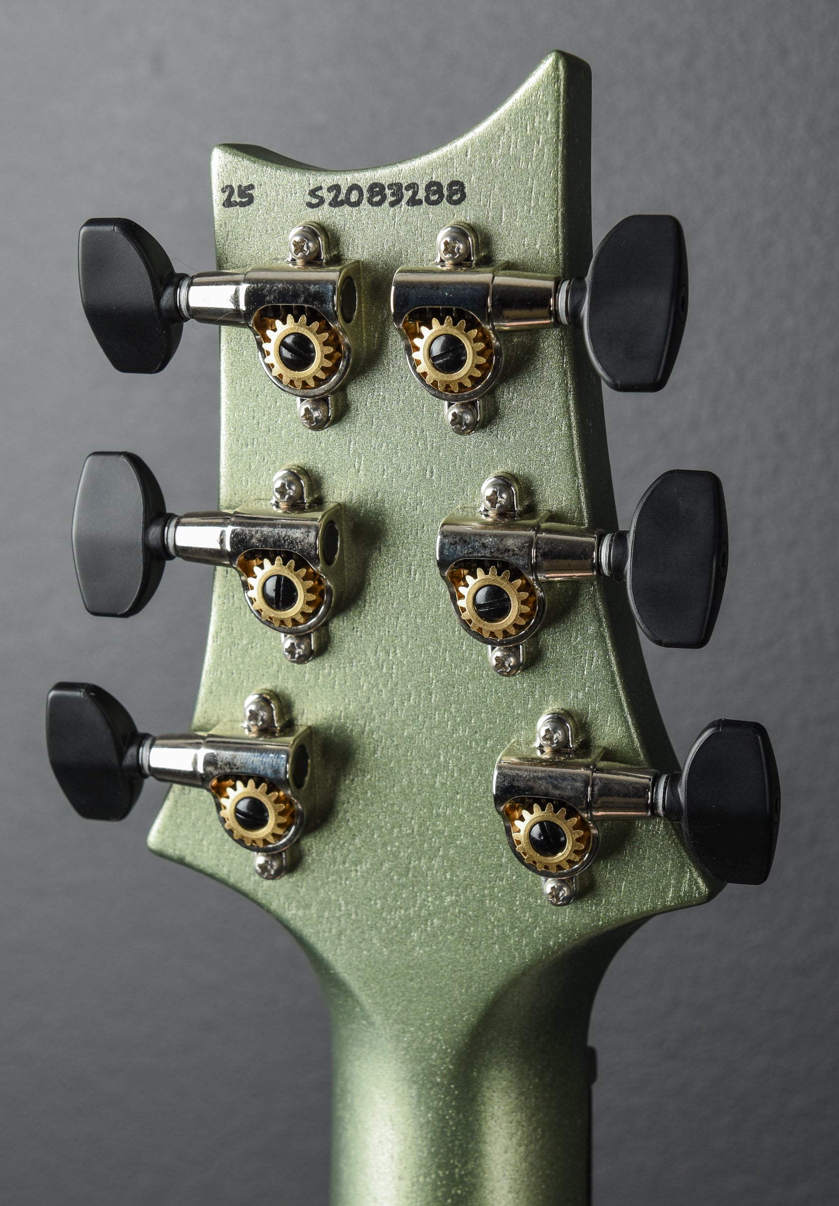 S2 Standard 22 Satin - Mavis Mint Metallic – Dave's Guitar Shop