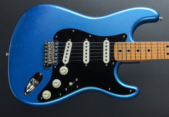 USED 1969 Deluxe Closet Classic Strat &