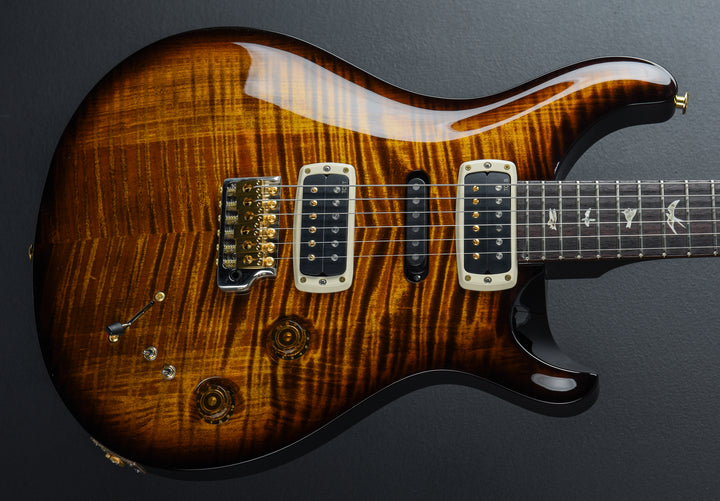 Modern Eagle V 10 Top - Black Gold Wraparound Burst