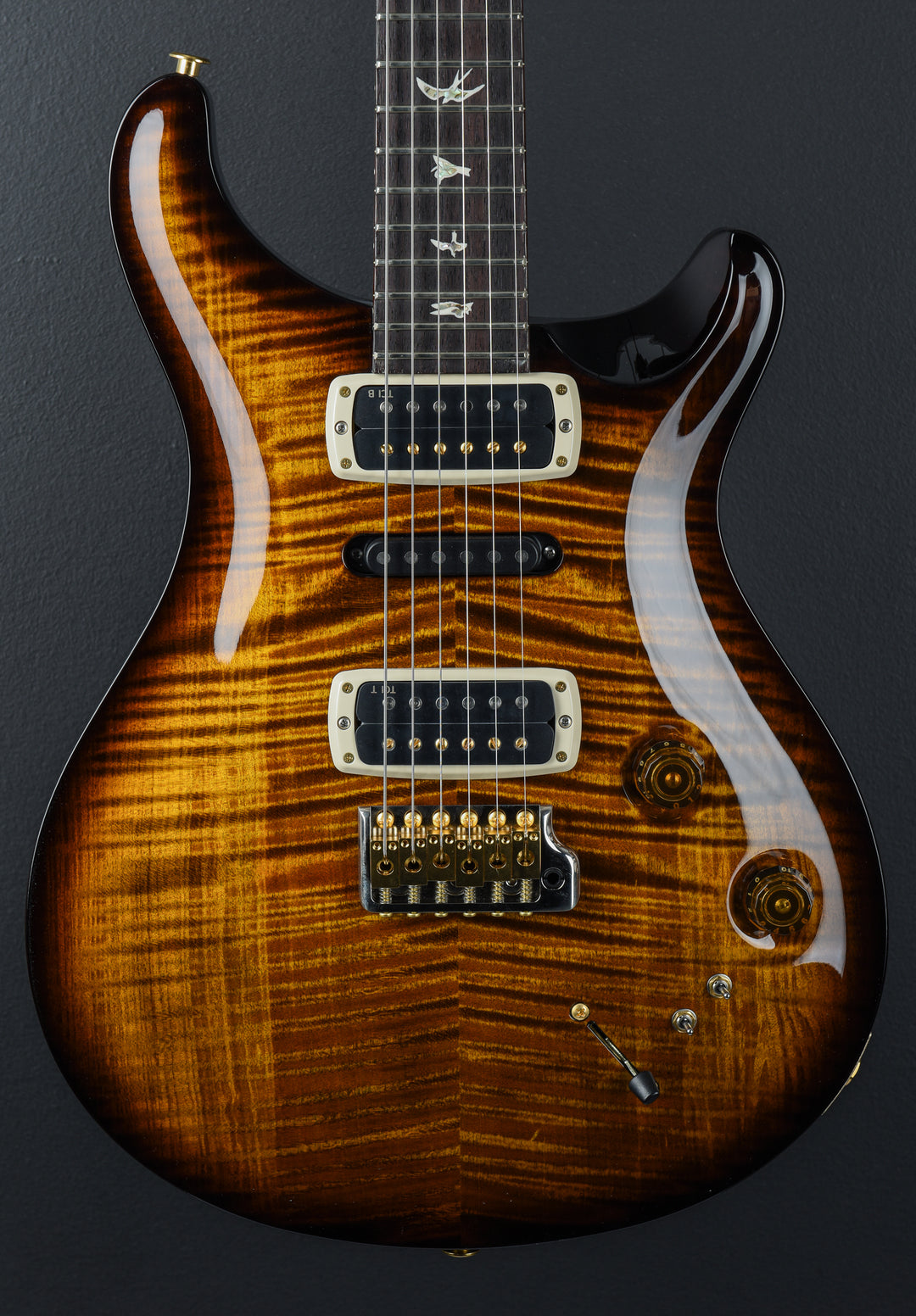 Modern Eagle V 10 Top - Black Gold Wraparound Burst