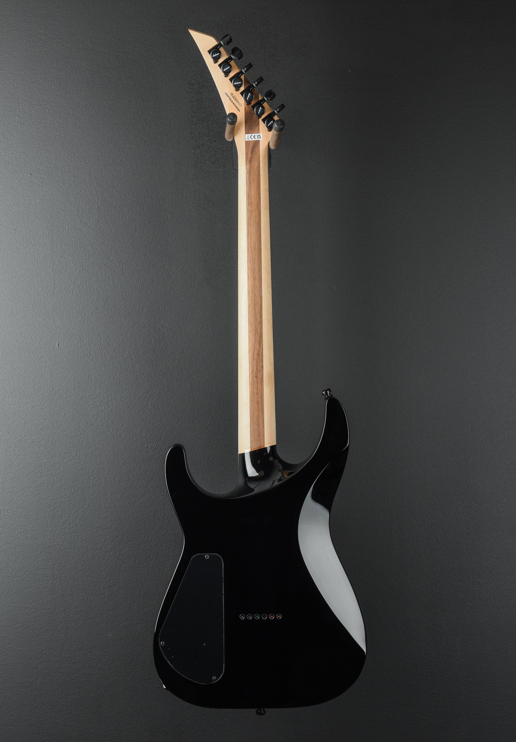 Pro Plus Series Soloist SLA2 HT - Black – Dave's Guitar Shop