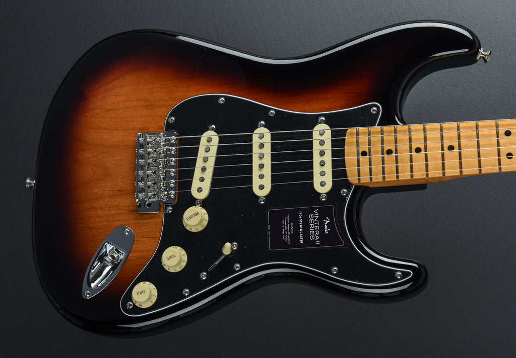 Vintera II 70's Stratocaster - 3 Color Sunburst w/Maple – Dave's