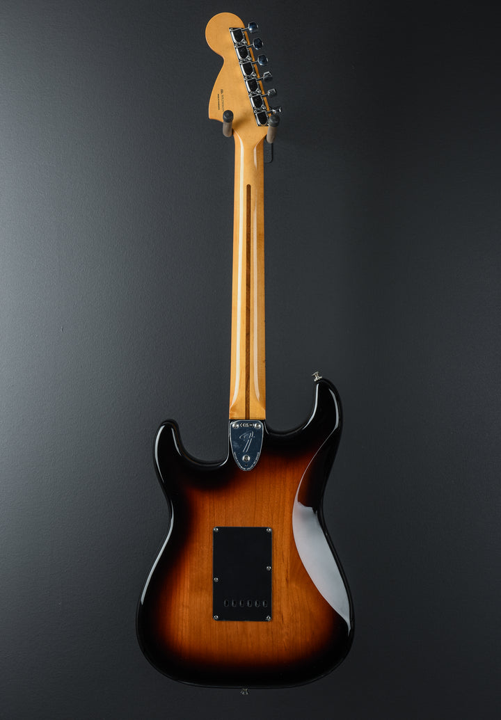 Vintera II 70's Stratocaster - 3 Color Sunburst w/Maple