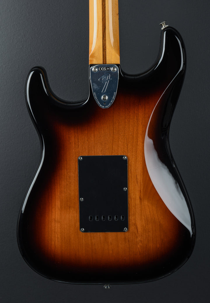 Vintera II 70's Stratocaster - 3 Color Sunburst w/Maple