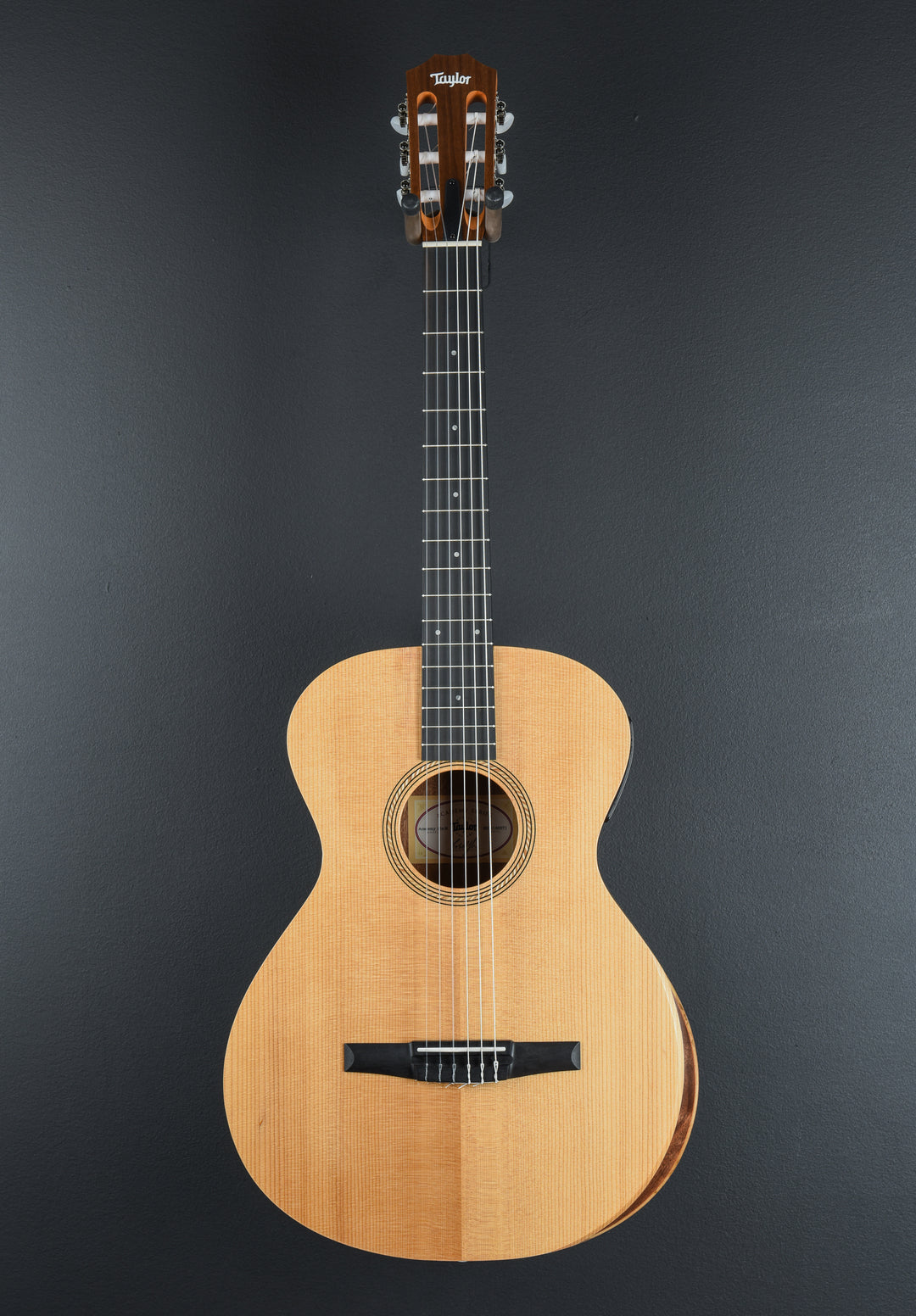 USED Academy 12E-N Left Hand &