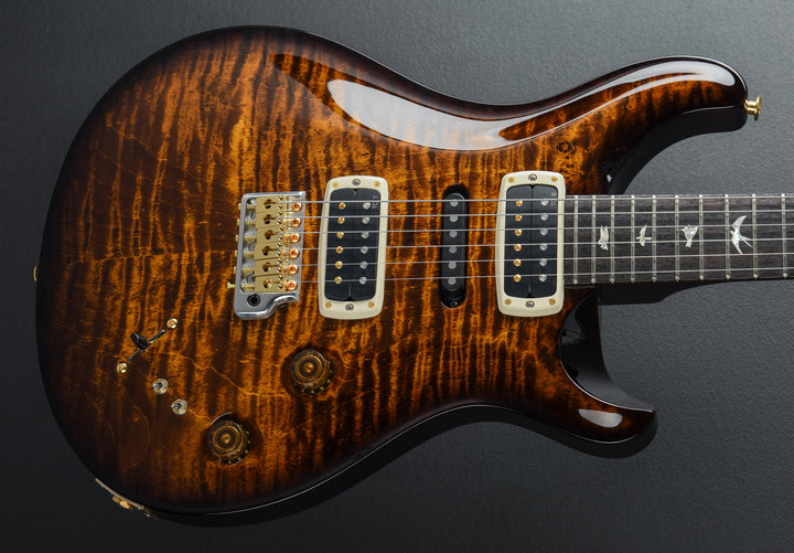 Modern Eagle V 10 Top - Black Gold Wraparound Burst