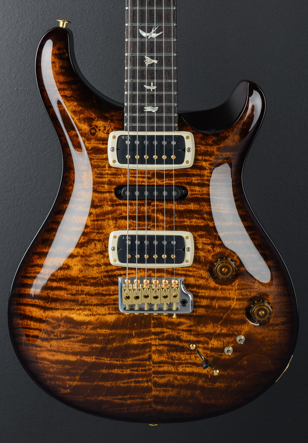 Modern Eagle V 10 Top - Black Gold Wraparound Burst