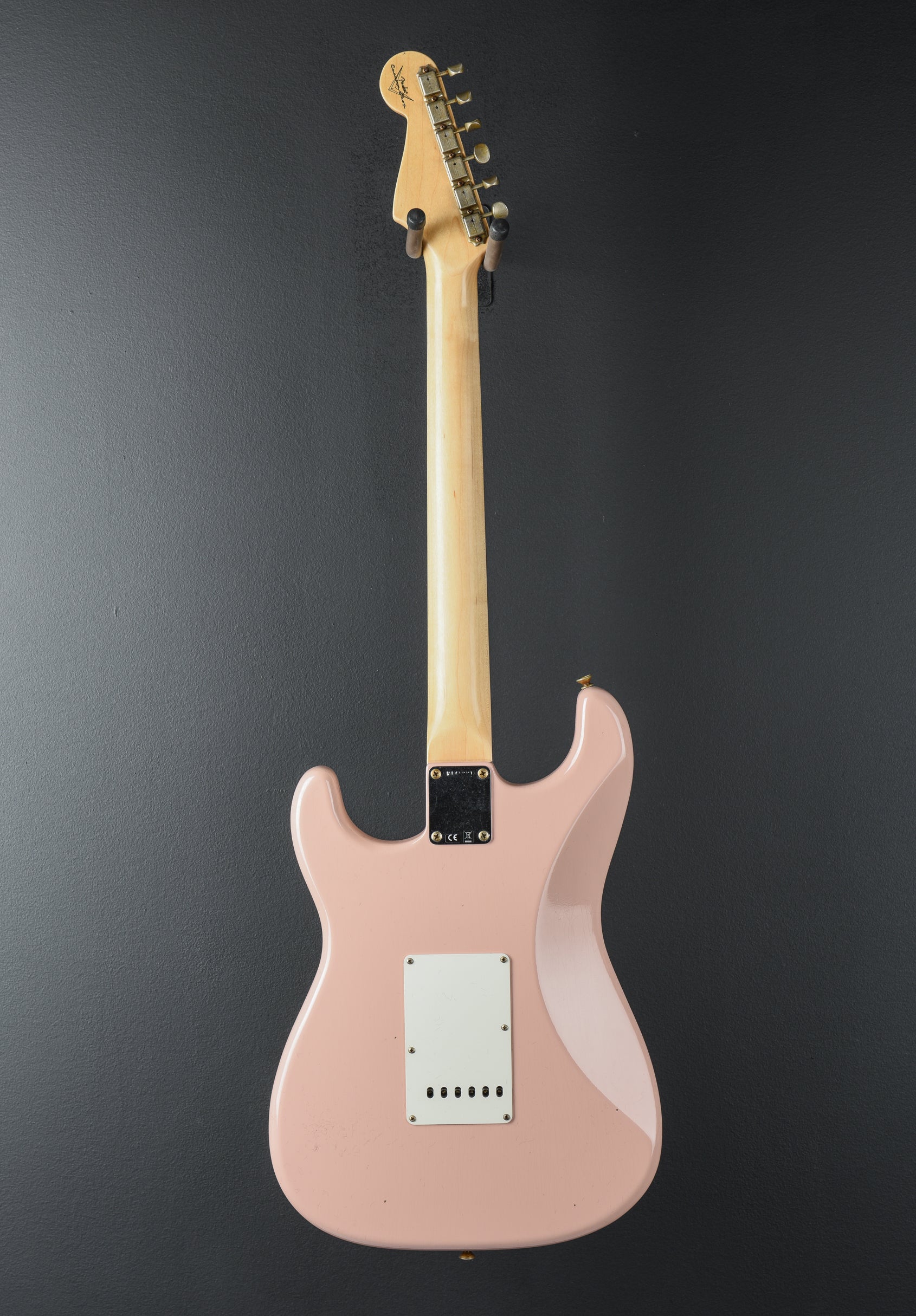 1960 Journeyman Relic Stratocaster - Shell Pink – Dave's Guitar Shop