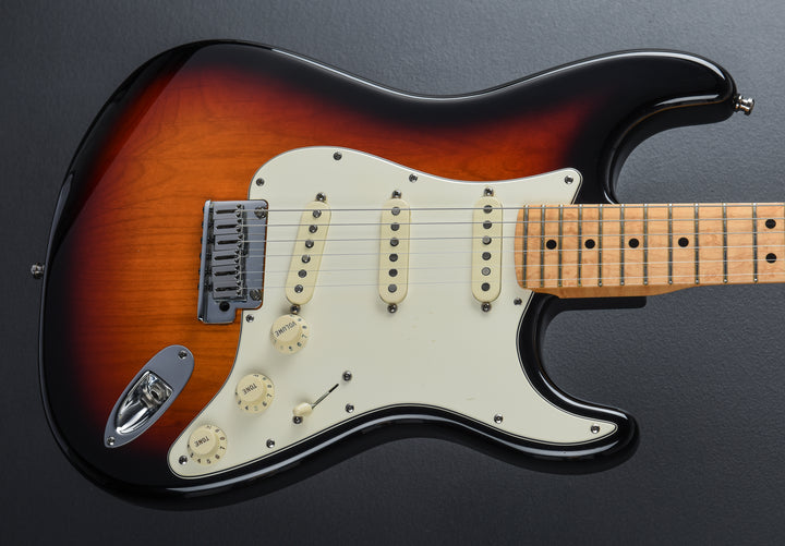 USED Custom Classic Stratocaster "V" Neck - 3-Color Sunburst &