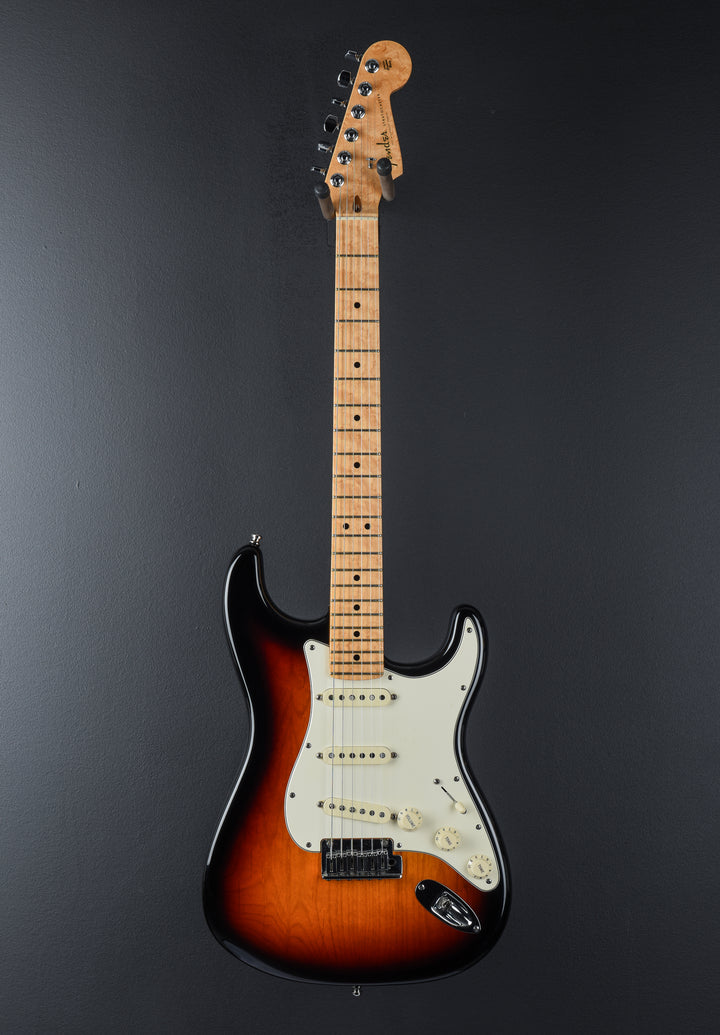 USED Custom Classic Stratocaster "V" Neck - 3-Color Sunburst &